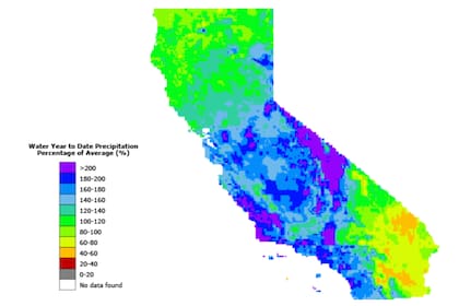 La gráfica muestra la acumulación de agua de lluvia en California en lo que va de 2023