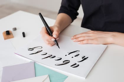 La grafología es una disciplina que tiene por objeto conocer el carácter y la personalidad humana a través de las expresiones gráficas
