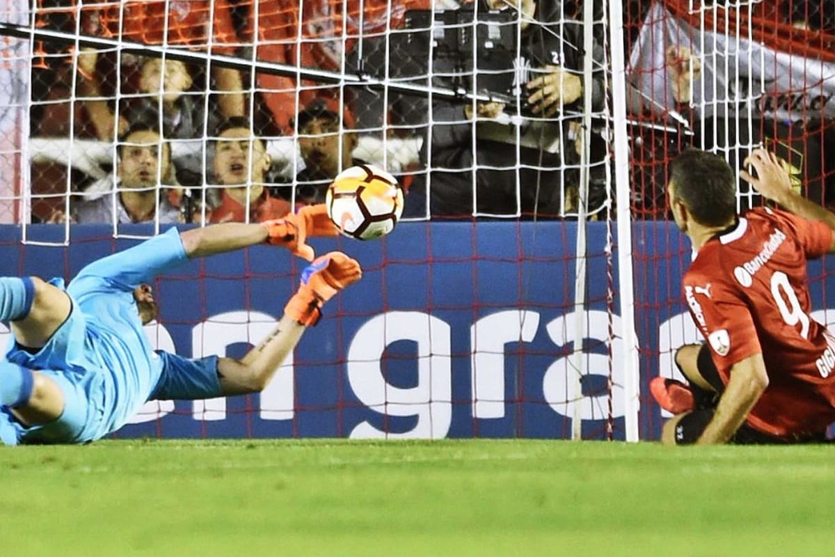 La gran atajada de Armani a Gigliotti