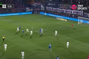 La gran definición de Blas Armoa, que se meterá de emboquillada en el arco de Devecchi; fue el 1-0 de Tigre ante Aldosivi