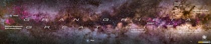 La Gran Grieta, a veces llamada El Lado Oscuro, La Grieta Oscura o, menos comúnmente, El Río Oscuro. Es una superposición de nubes de polvo moleculares no luminosas que se encuentran entre el Sistema Solar y el brazo de Sagitario de la Vía Láctea a una distancia de unos 100 parsecs o unos 320 años l