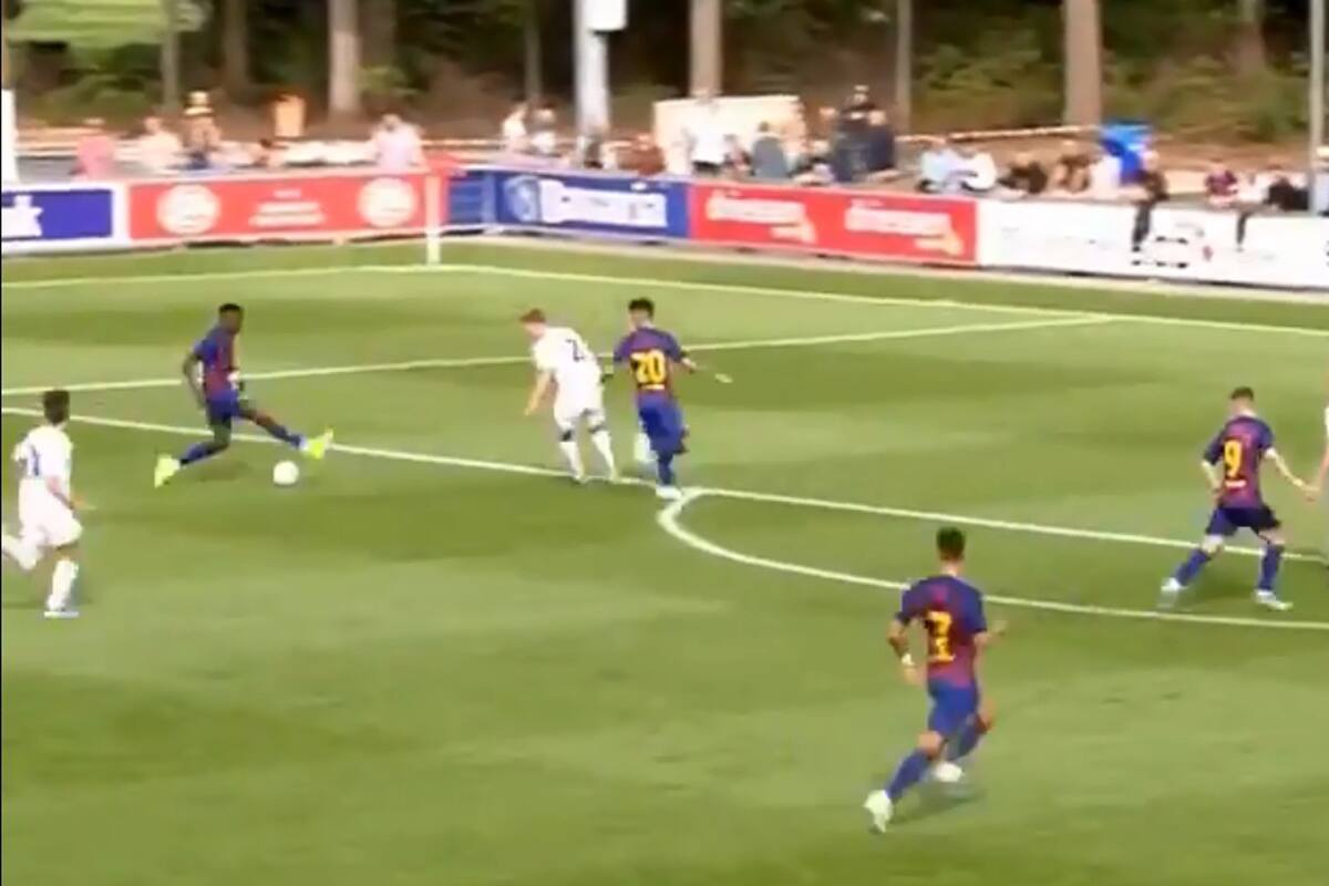La gran jugada de Moriba, que derivaría en el gol de Barcelona ante un combinado juvenil del PSV