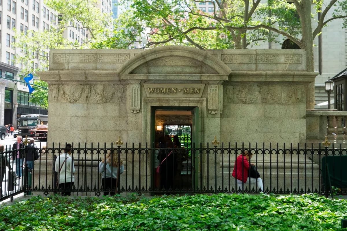 La Gran Manzana no cuenta con baños públicos suficientes para los visitantes esperados