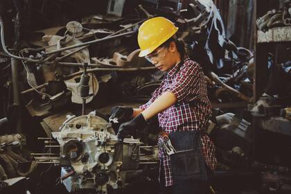 La gran mayoría de los países celebran a sus trabajadores el 1 de mayo; en EE.UU. y Canadá es el primer lunes de septiembre (Pexels/Chevanon Photography)