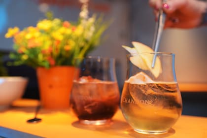 La gran Mona Gallosi estará al frente de la barra del Bar Chandon.