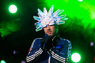 Como el Q-Shaman: el cantante de Jamiroquai, contra la toma del Capitolio