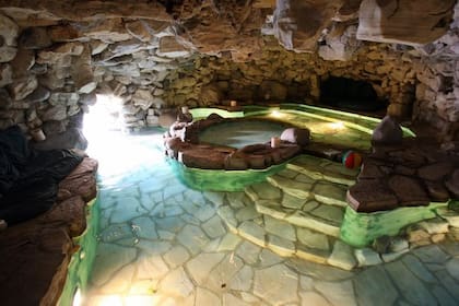 La gruta de la mansión Playboy