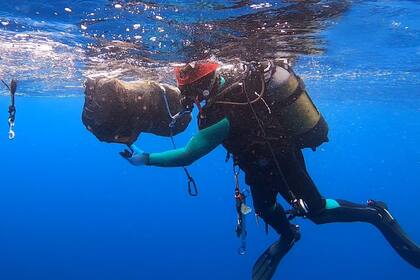 La Guardia Civil compra 10 drones submarinos para interceptar paquetes de droga ‘parásitos’ en los barcos