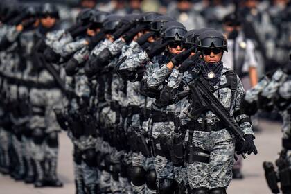 La Guardia Nacional participa en un desfile militar del Día de la Independencia en el Zócalo, la plaza principal en Ciudad de México, el lunes 16 de septiembre de 2024. (AP Foto/Félix Márquez)