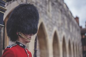 La guardia real británica es conocida por sus estrictos protocolos