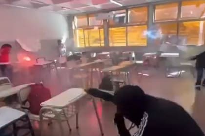 La guerra de bengalas duró pocos segundos y generó preocupación