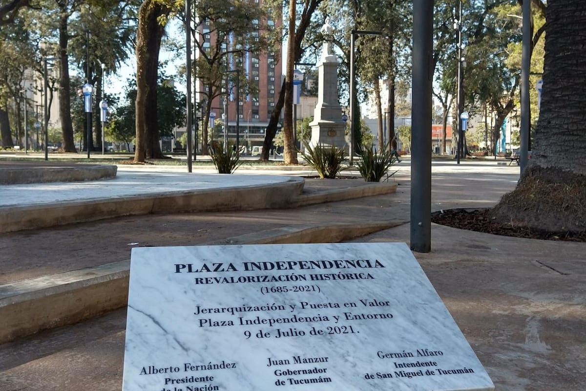 La habían colocado el miércoles y fue retirada horas previas a los festejos del 9 de julio