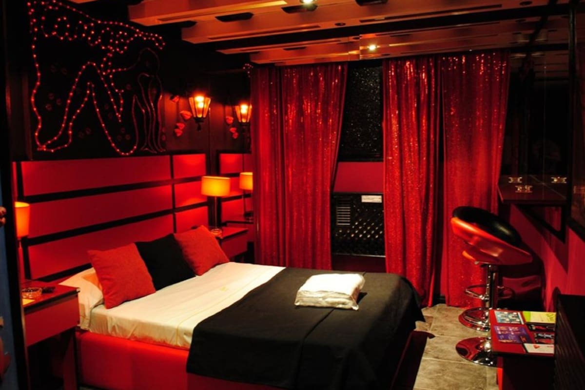 La habitación del hotel alojamiento Qué?, uno de los doscientos que existen hoy en la ciudad de Buenos Aires