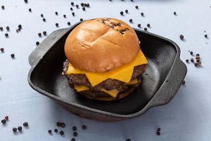 La hamburguesería cuenta con un local en Palermo, otro en Recoleta y otro en Miami.