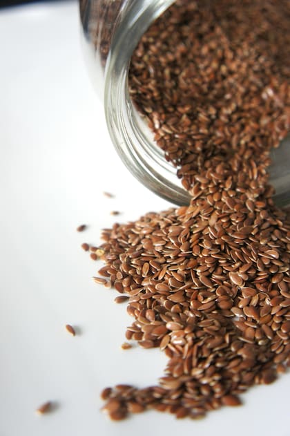 La harina de lino es una opción ideal para reemplazar al huevo y agregar beneficios extras como sus ácidos omega-3 o su fibra