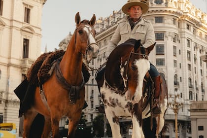 La hazaña no solo posicionó al Caballo Criollo como símbolo de la Argentina, sino que la raza fue reconocida por instituciones científicas, militares y ecuestres de todo el mundo como una de las más resistentes y nobles