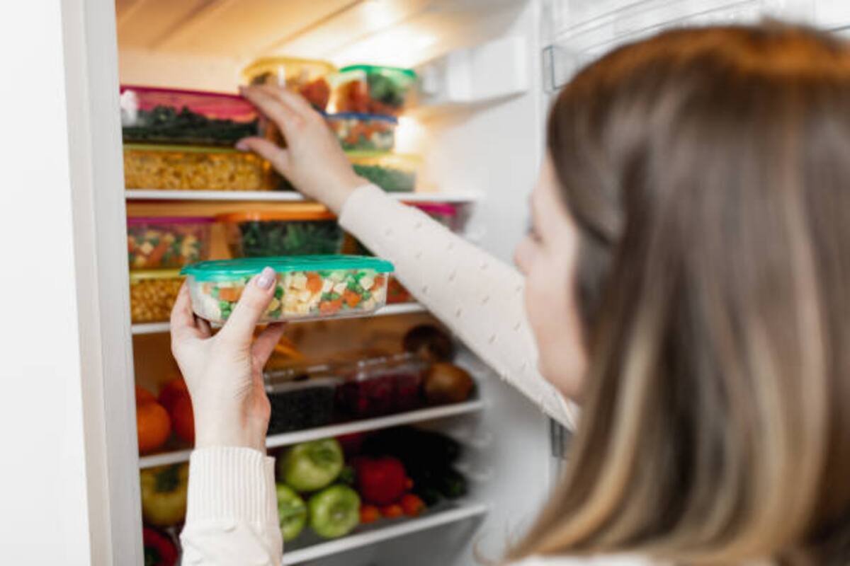 La heladera puede generar mal olor debido a los alimentos en mal estado