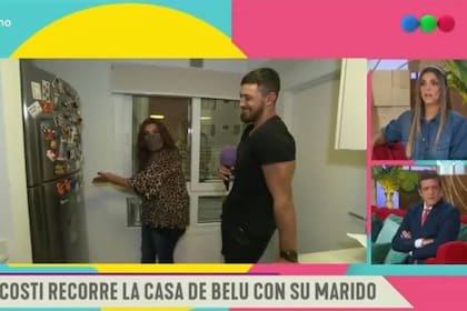 La heladera y sus imanes fue otro de los objetos de la cocina que llamó la atención de la visita en la casa de Belu Lucius