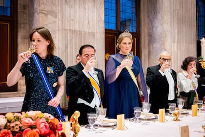 La heredera al trono debutó como anfitriona junto a sus padres en una cena de Estado.
