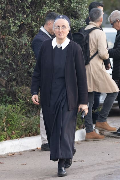 La hermana Teresa Buffa -a cargo de la dirección de Hermanas del Sanatorio Mater Dei-, es una religiosa de la orden Schoenstatt con la que Pérez Companc tenía un gran compromiso por su labor social, cristiana y educativa.