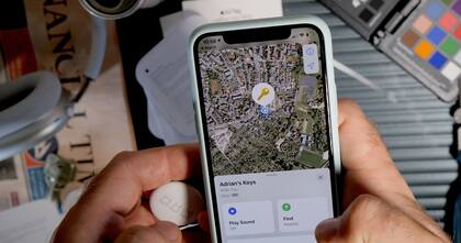 La herramienta de seguimiento de dispositivos y accesorios de Apple; permite ubicar llaveros y otros elementos con conexiones Bluetooth aunque no tengan acceso a internet