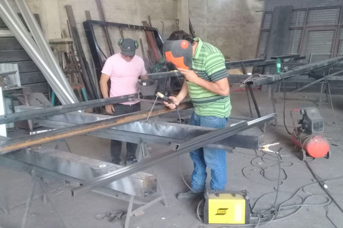 La herrería de Gustavo Hidalgo, en Cruz del Eje, provincia de Córdoba