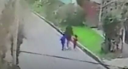 La hija de Karina había pasado por el mismo lugar junto a sus hijos segundos antes