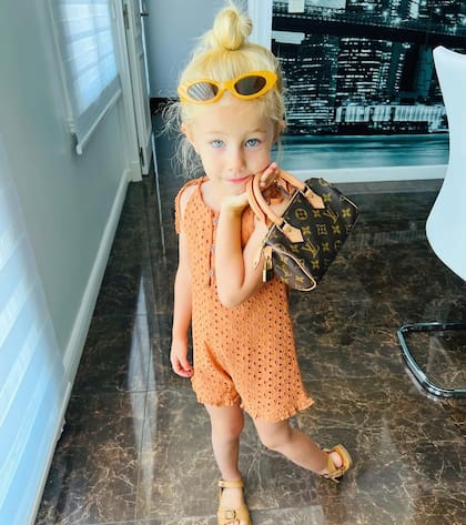 La hija de Luciana Salazar sorprendió a sus seguidores al mostrarse con un bolso de Louis Vuitton