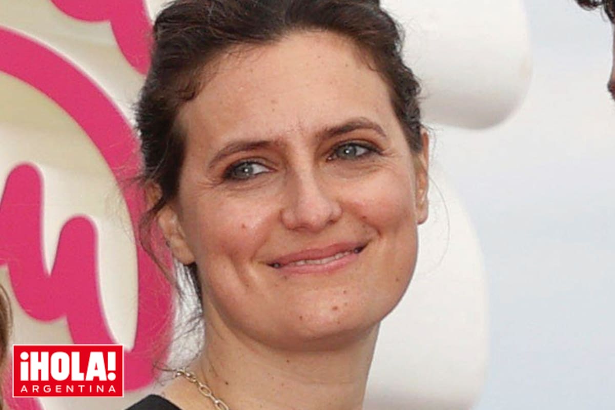 La hija de Mauricio Macri posa sonriente en la alfombra roja de Cannes.