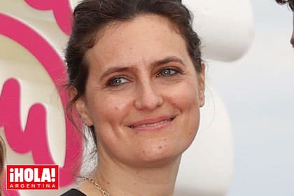 La hija de Mauricio Macri posa sonriente en la alfombra roja de Cannes.