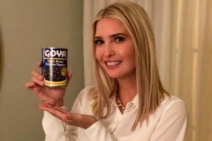 La hija del presidente de Estados Unidos publicó una foto de Goya en Twitter, luego de las críticas al CEO de la compañía por apoyar a la administración de Trump