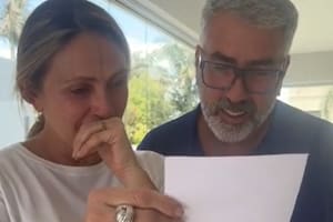 La hija le dio una sorpresa a sus padres que nunca olvidarán (Captura: @julilc1)