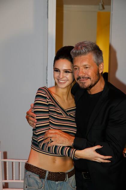 La hija menor de Marcelo Tinelli viajó en marzo a abrirse camino como modelo en París. Regresó para celebrar el cumpleaños de su padre, hacer fotos y algunos desfiles y en breve retoma sus compromisos laborales en Europa
