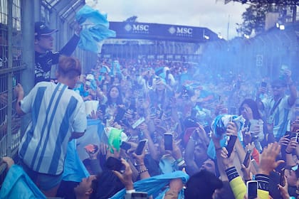 La hinchada argentina en San Pablo alienta a Franco Colapinto