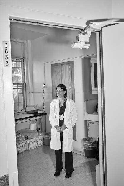 La hiperémesis gravídica, un trastorno del embarazo caracterizado por náuseas y vómitos tan intensos que pueden causar complicaciones catastróficas para la madre y el feto, ha sido durante mucho tiempo poco investigado e insuficientemente reconocido