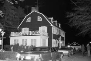 Amityville: el origen del mal que inspiró más de 40 películas y todavía aterra al cine