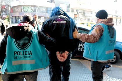 La historia de "Doble Rostro", un prófugo de los EE.UU. que vendía productos para fisicoculturistas en la Argentina