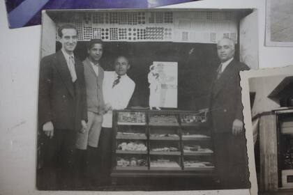 La historia de Eduardo con los botones viene de familia