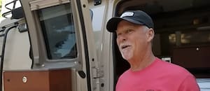 Dejaron su empresa en manos de su hijo y se fueron a vivir a un motorhome a los 60 años