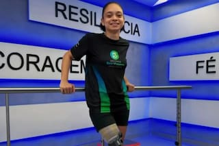 Sobrevivió al ataque de un tiburón y ahora intenta rehacer su vida sin una pierna