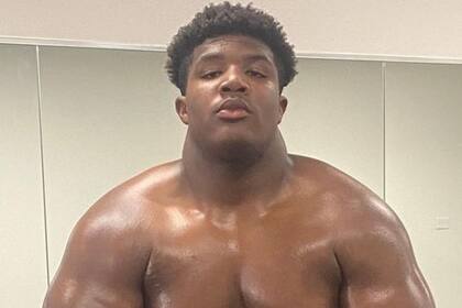 La historia de Tyler Parker, el joven que asombró en la NFL a sus 14 años