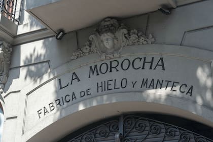 La histórica entrada a la fábrica