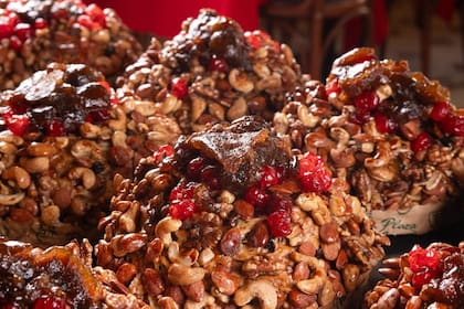 La histórica esquina de Monserrat registra largas filas de clientes ante la proximidad de las fiestas navideñas