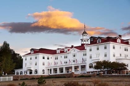 La histórica fachada del Hotel Stanley, que data de 1909, se mantendrá intacta mientras se desarrollan nuevas instalaciones de clase mundial