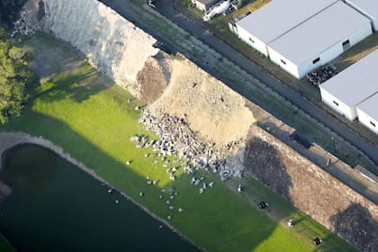 La histórica pared de piedra de Kumamoto Castle sufrió daños tras el terremoto