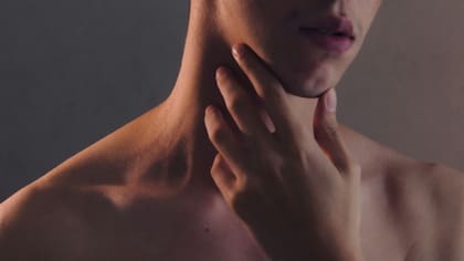 La hoja de salvia de esta planta tiene una propiedad antibacterial y antifúngica que es ideal para aliviar la inflamación de la garganta