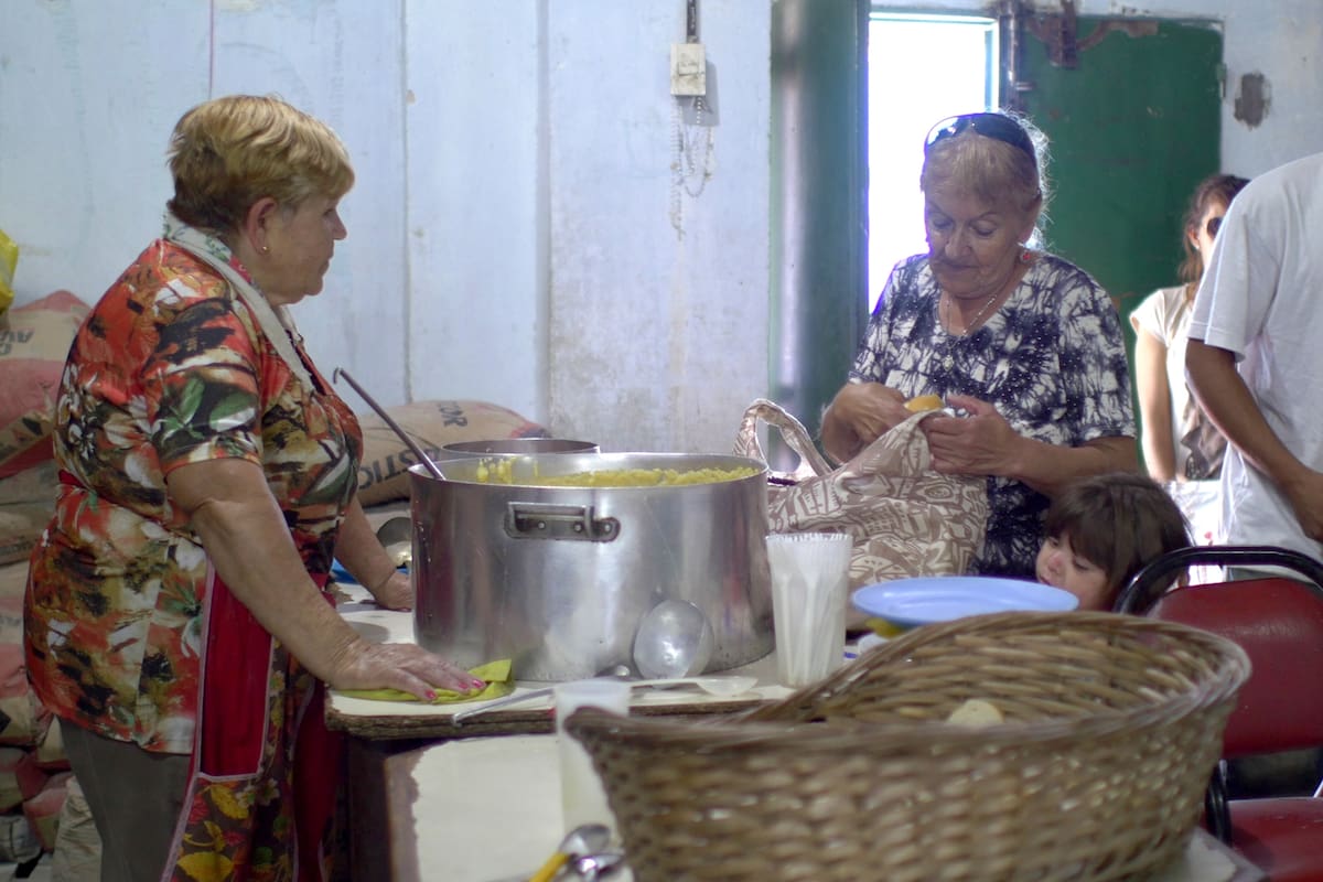 La hora del almuerzo en el comedor de Amalia