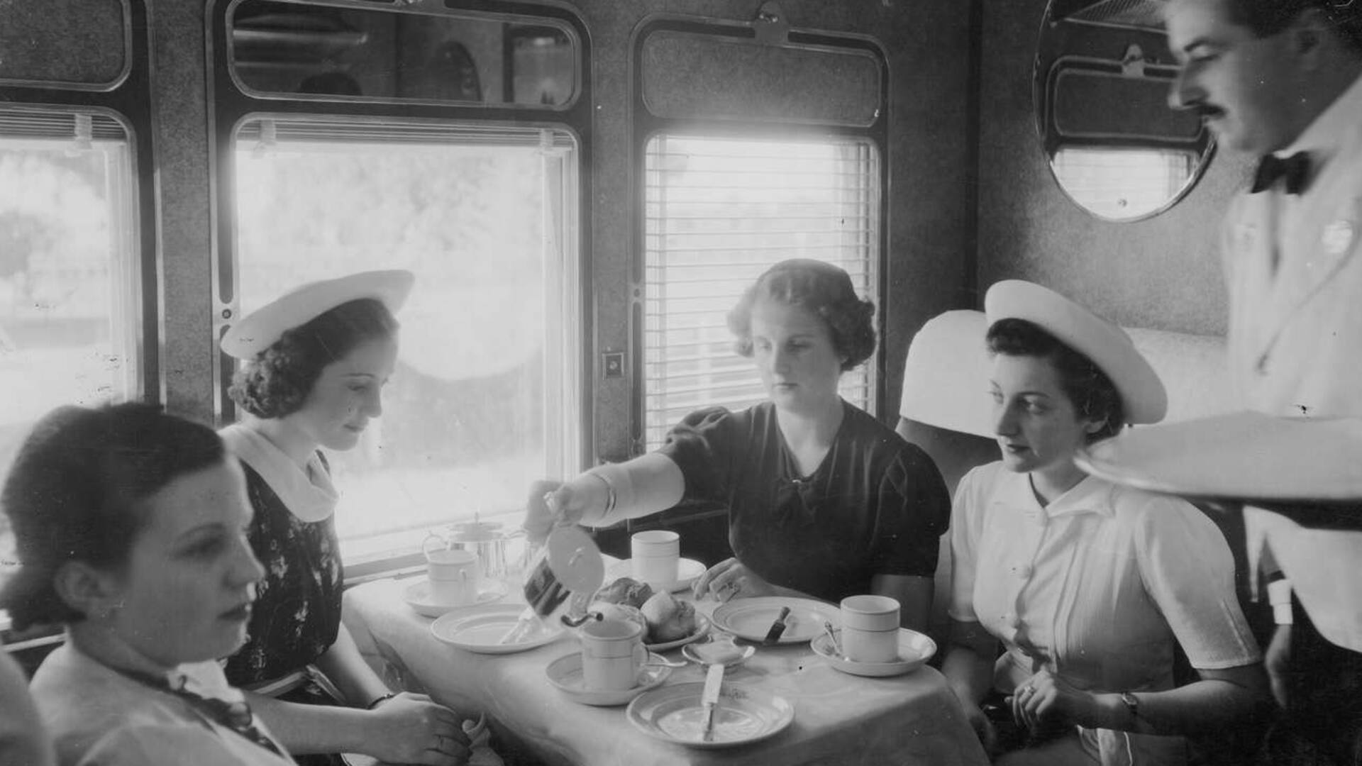 Vagón bar del Ferrocarril General de la Provincia de Buenos Aires, compañía francesa que pasó a ser parte del Belgrano.