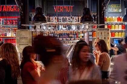 La Hora del Vermut, en Madrid, en el Mercado de San Miguel. (Emilio Parra Doiztua/The New York Times)