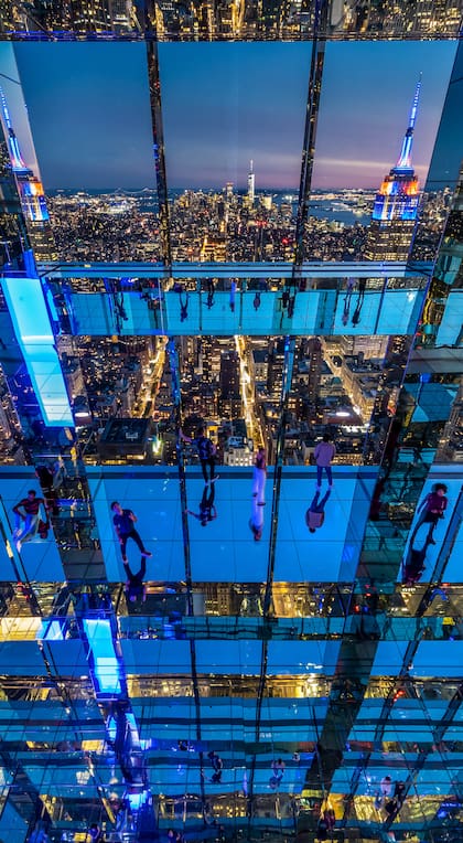 La hora mágica del ocaso en Summit One Vanderbilt.